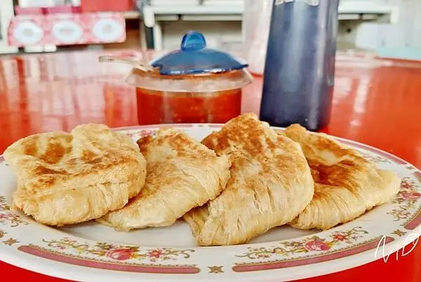 [台東池上]大池豆皮店。香煎豆包配無糖豆漿