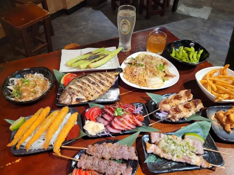 中和酒聚 居酒屋 多樣串燒烤物炸物