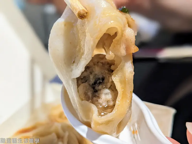 【彰化食記】莊手工鮮肉湯包 - 滿滿湯汁超級鮮甜，咬一口立馬在嘴中爆漿