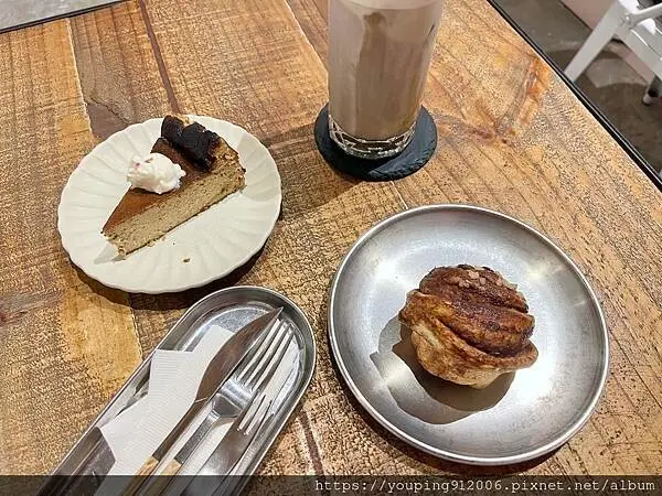 台北文山區｜5 Senses Café 有插座的不限時咖啡廳，飲品選項多且有提供咖哩飯和甜點(附菜單)！