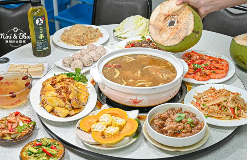 隱藏在台中田野鄉間的私房菜，推薦椰子水熬煮的雞湯火鍋，免服務費、好停車-妮妮布魯