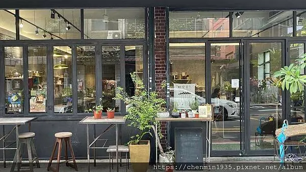 台北市大安區-厝內與咖啡與綠 TZULAÏ café & green