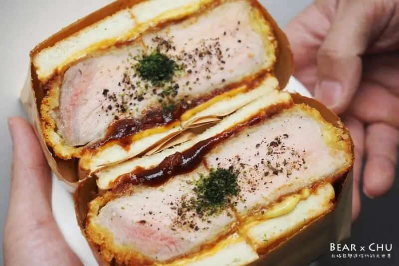 台北萬華爆紅限量美食推薦|日初早午食堂極厚熟成豬排三明治・厚到不可以思議的炸豬排三明治