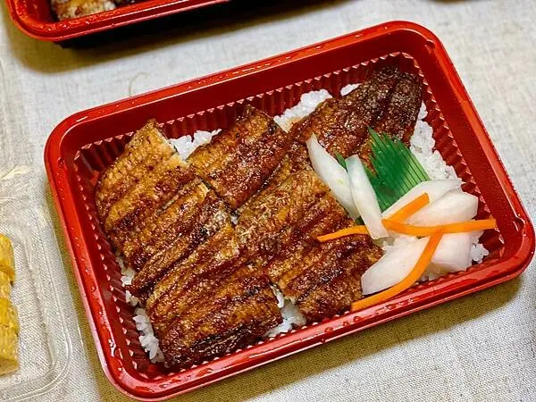 [中山區美食] 三河中川屋(外帶) 炭烤白鰻/蒲燒鰻 鰻魚飯三吃 集鹹香酥脆於一身 #中山站美食 @蛋寶趴趴go