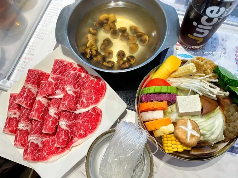 【台北士林火鍋】一間友善溫暖的公益型火鍋店 - 小聚人火鍋 /台北火鍋推薦/士林美食推薦/士林火鍋推薦