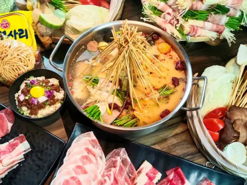 超過20種串串多種肉品隨你點，大品牌冰品、生啤酒無限供應$498元起~