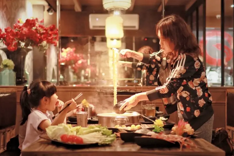 桃園鍋物吃到飽/巴適經典麻辣鍋林口店，大口吃肉嗑海鮮啤酒無限喝又可美拍IG打卡甜點/防疫外帶套餐熱賣中 - Ann‧榜哥‧生活事務所