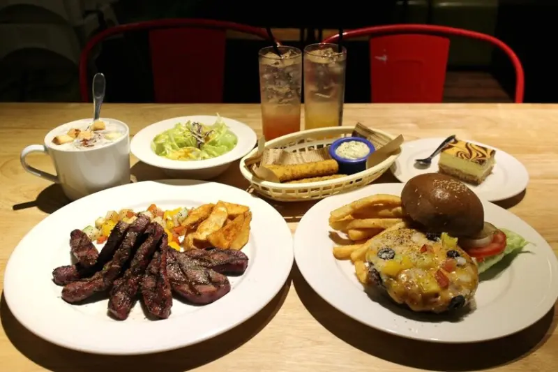 【西門町美式餐廳推薦】西門町約會聚餐推薦/招牌必點美式漢堡/客製化漢堡-Stan & Cat 史丹貓美式餐廳 西門店