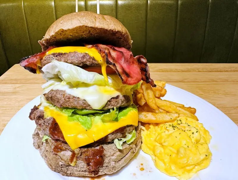 【Stan&Cat史丹貓美式餐廳 西門店】台北大份量美食推薦！無敵巨無霸牛肉堡一吃就上癮～捷運西門町站，人氣必吃美式餐廳！