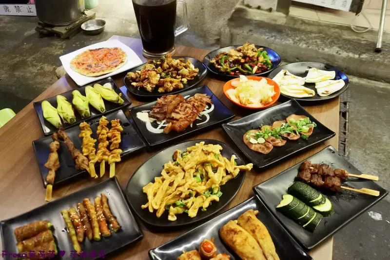 台南串燒【舞鶴燒烤舖（台南海安店）】特色熱炒結合自家蔬果充滿獨特性！燒烤油炸不油膩超清爽.晚餐宵夜好去處│海安商圈│中西區美食 - Fresa芙芮莎♥莎旅憶食