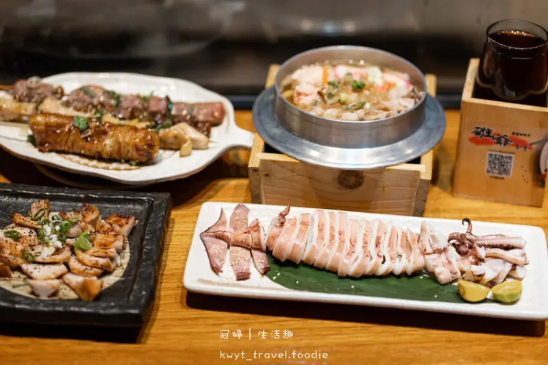 【雄爺食堂】吃串燒有免費KTV可以唱！板橋居酒屋推薦餐廳，單份60元起，捷運江子翠站美食+1！菜單