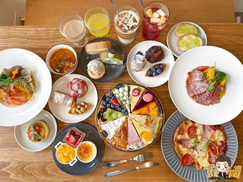 敲碗很久一周僅營業三天甜點吃到飽終於回歸了！接近快30種甜點隨便吃！還附義大利麵或披薩1份！