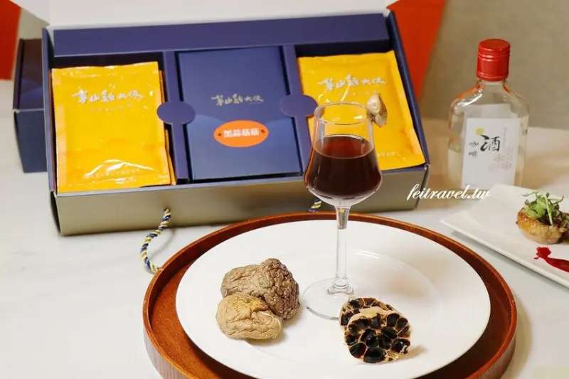 雲林古坑美食｜♥華山派雞大俠♥柴燒滴雞精專賣.滴滴精萃的美味.還有焦糖咖啡玫瑰茄雞腿卷也好吃