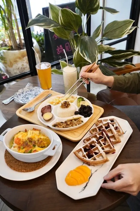 W2 cafe & restaurant -千層麵、午間套餐、炸物拼盤，高CP值咖啡廳、親子餐廳，板橋餐廳推薦