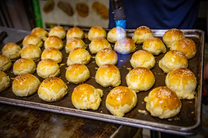 水麥芽菓子烘焙工坊｜大顆還不貴，有火烤就是香！鄉民們推爆日賣千顆超猛蛋黃酥