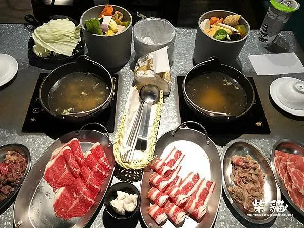 【台北】肉普普 石頭‧涮涮鍋｜肉一點都不普的石頭火鍋｜柴貓趴趴走
