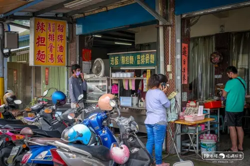 【宜蘭美食】正宗四川辣担麵(昱霖油飯)，推薦招牌油飯跟蘿蔔排骨湯