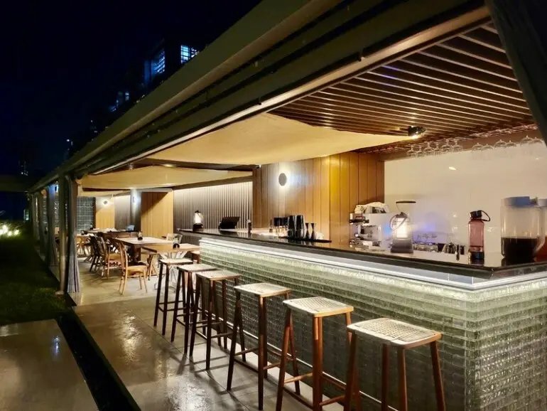 【台北餐酒館推薦】高人氣空中酒吧「GUMGUM not only beer & wings 雞翅酒吧」內湖聚餐美食首選 - 克萊兒Claire的「微醺思維」