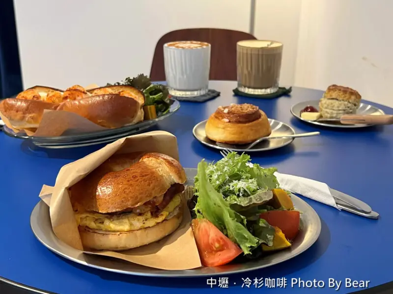 【中壢】「冷杉咖啡SilverTreeCoffee．高冷質感風老宅咖啡館（早午餐/烘焙點心/文創商品/生活選物/威尼斯商