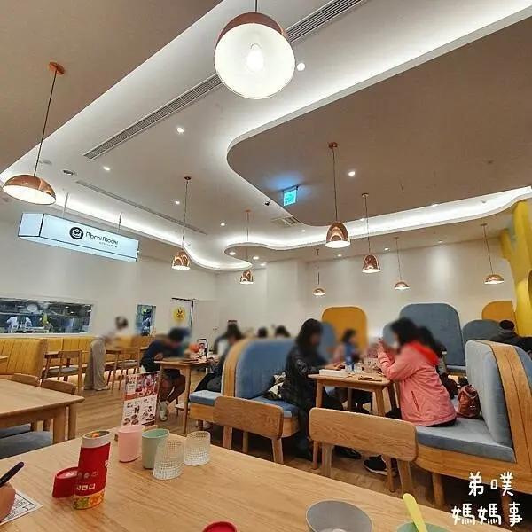 【台南‧歸仁】Mochi Mochi 鬆餅屋 - 台南三井 Outlet 店│美拍泡泡飲品、瀑布鬆餅!(菜單)