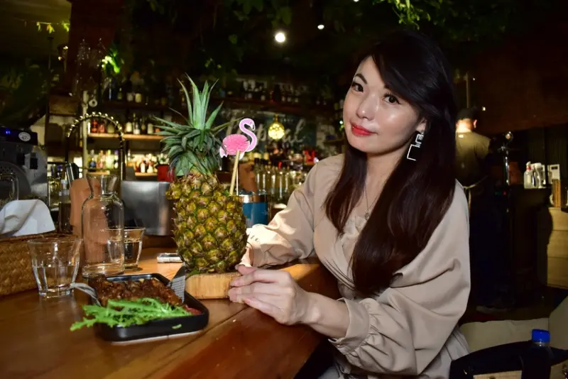 桃園高鐵周邊美食推薦。一個找不到入口秘境。＃飲居。休假放鬆好去處，神秘的私人會館。適合節日慶祝/人多聚餐