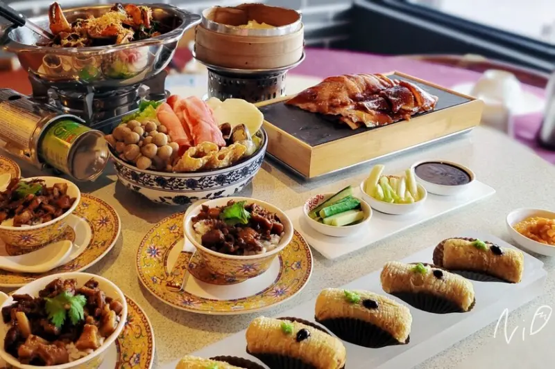 [台南善化]LA時尚川菜-善化店。蟹黃片皮烤鴨/沙公乾鍋/鴨肉蔥油餅