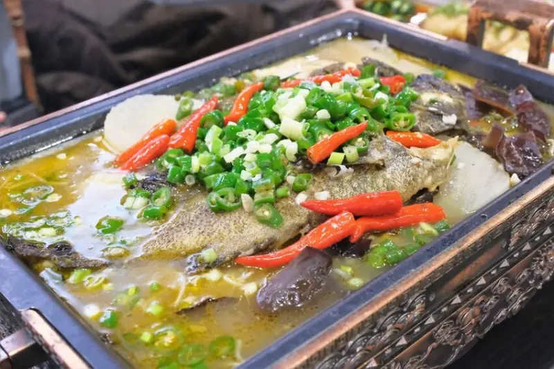 LA時尚川菜 善化店｜台南善化超人氣創意川菜餐廳！獨家特色蓉城煮魚必點！善化美食推薦、台南川菜推薦、南科美食推薦、善化餐廳推薦、南科餐廳推薦、善化桌菜推薦、南科桌菜推薦 - 佛系旅遊筆記