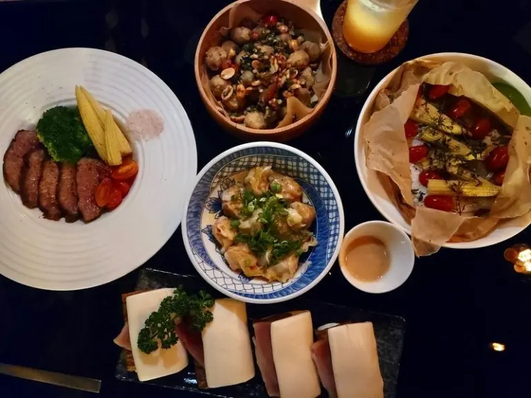 【永康街餐酒館推薦】Bar After Nine 九後餐酒館：約會首選！熱情調酒師、異國情調，低調藏身在東門站前方的奇幻空間 - 克萊兒Claire的「微醺思維」