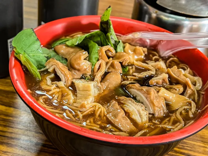 阿倍麵線｜里長伯斜槓好吃麵線！大腸爆量重口味麵線