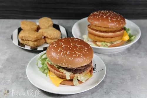 麥當勞「無敵大麥克」與「香鷄大麥克」好吃嗎？2款大漢堡一口咬不下去，搭配買一送一好滿足