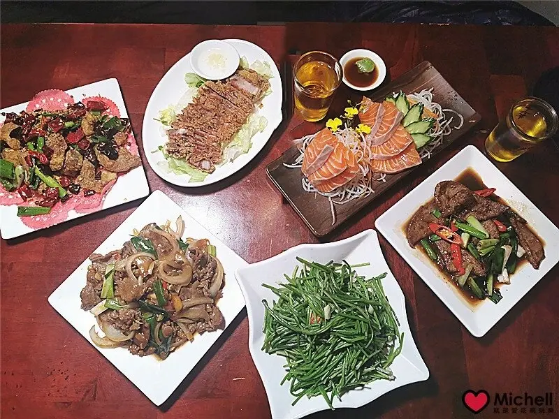 ❤️市民大道熱炒❤️完鍋子熱炒店：中式復古用餐氛圍，平價百元熱炒，晚餐/宵夜吃飯喝酒的好去處！150多道菜色可選，海陸特色台菜！新鮮美味！很適合尾牙，春酒，包場好選擇！超熱門熱炒店！