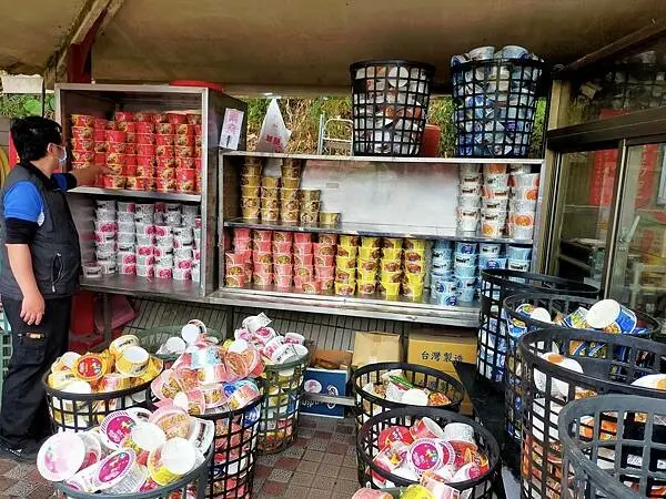 南投~中寮石龍宮~遠近馳名的泡麵土地公~