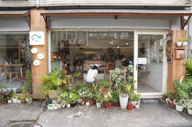 宜蘭美食 樹說，｜一週只開店三天的超美味千層蛋糕　結合金工飾品店還有「可愛貓貓陪伴尼！」