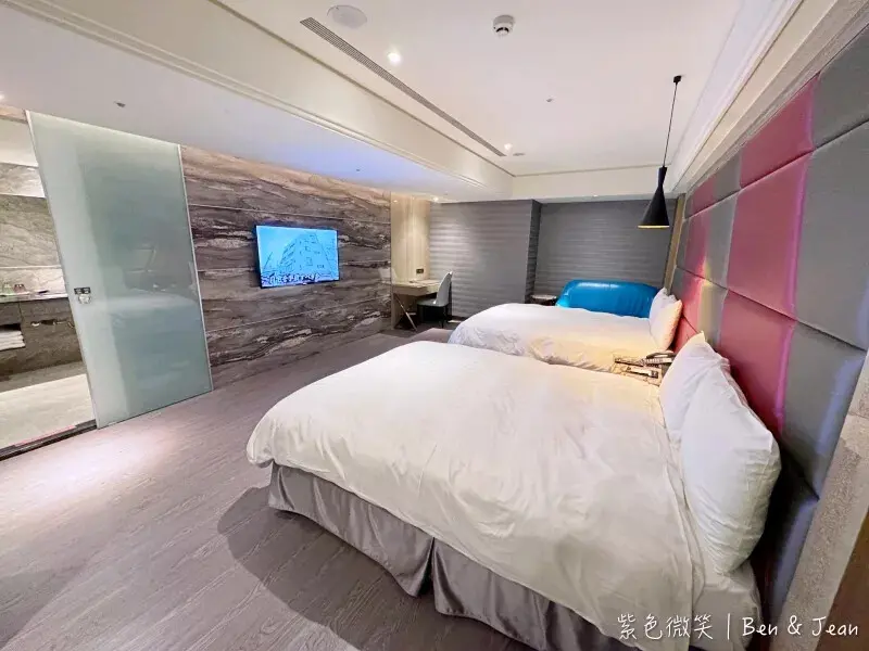 台中市南屯區三好行旅》交通位置便利 房價合理，近新光三越、逢甲夜市 一旁就有捷運水安站 台中平價商務旅館