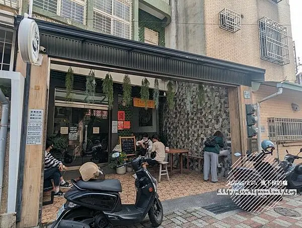 台南中西-[誠實鍋燒] 近台南新光三越隱身西門路巷弄，米其林指南台南入選，滿滿一碗蛤蜊真材實料，手工意麵與古早味布丁，樸實自然單純好味人氣小吃