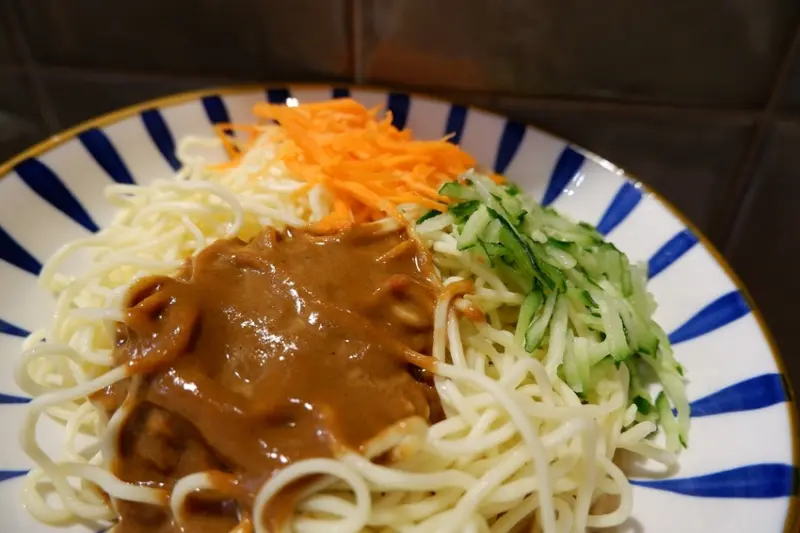 【板橋美食推薦】今日子涼面 美味與人文氣息兼備的獨立小店家 @貝大小姐與瑞餚姐の囂脂私蜜話