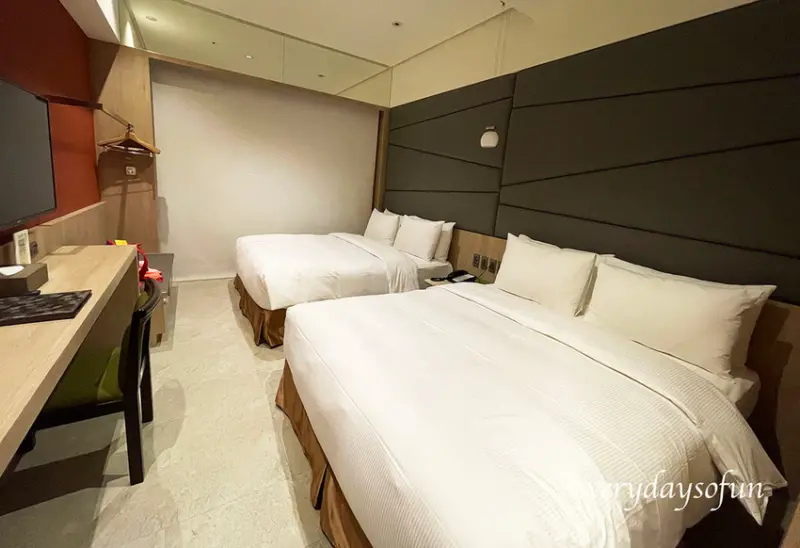 台中住宿∥浮雲客棧∣台中逢甲住宿推薦，零接觸的智慧服務，入住到退房都用一指搞定！