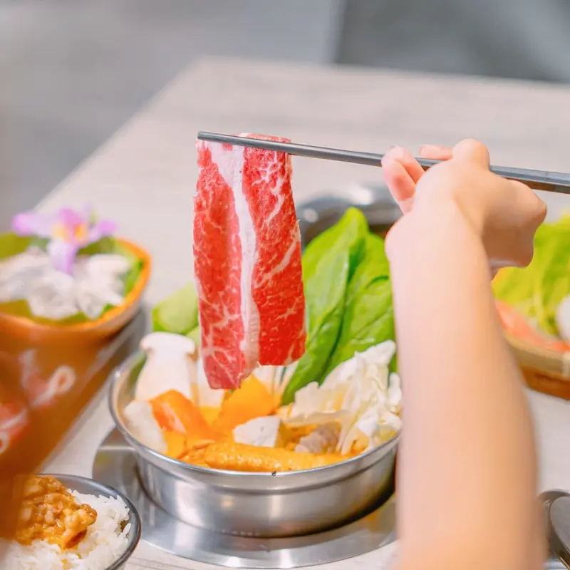 奶香與麻辣結合，獨家奶麻湯底必嚐，一人一鍋的澎湃火鍋 | 【新北 三重區】呈香涮涮鍋