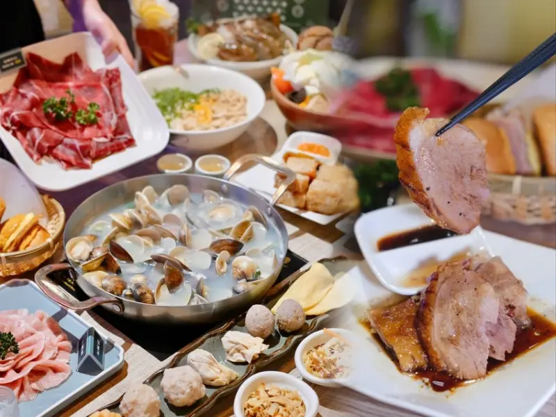 台中美食|創意港式專賣【蛤?!HUH POT台中公益店】，挑戰讓蛤蜊控暴動的鮮美海味~肉依小姐吃什麼