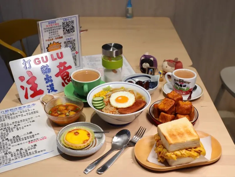 十公分厚的厚片三明治～ 還能吃到厚嫩蛋！超～浮誇美味！