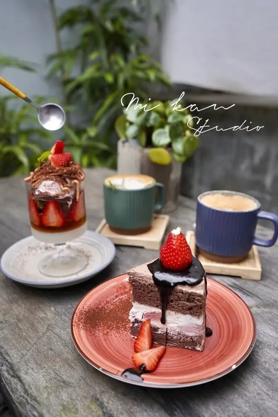 微間素生MI-KAN STUDIO - 台北文青老宅咖啡廳，大推草莓蛋糕、草莓杯，板橋咖啡廳推薦
