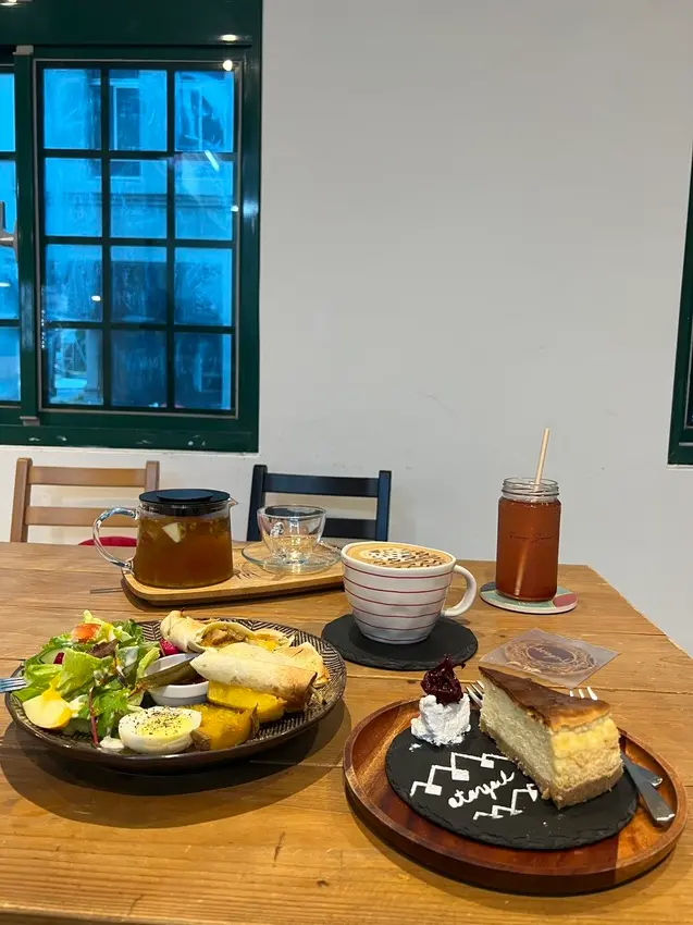 新竹市北區【新竹】「台灣水鹿咖啡Sambar Café(二訪）．環境空間更升級的原民特色咖啡館（甜點/輕食/不限時/近市政府