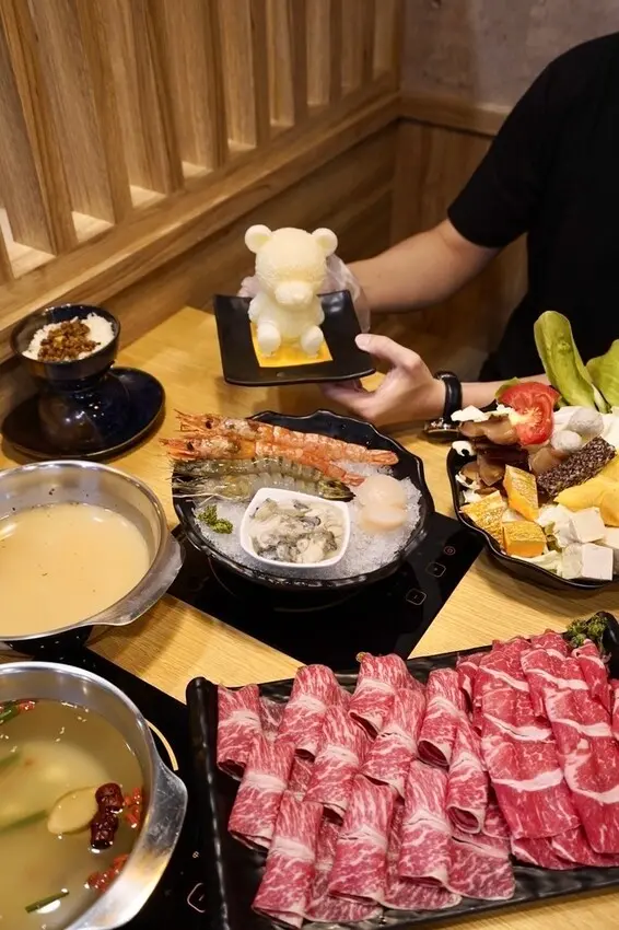 【桃園美食】山崎昆布鍋物 - 高CP值雙人套餐，可愛小熊造型巧達牛奶鍋，桃園美食推薦