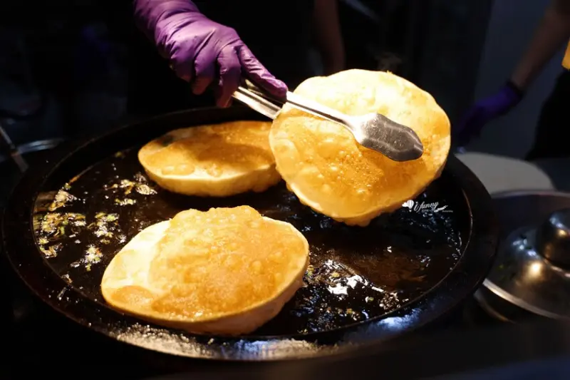 北投銅板小吃推薦：北投炸彈蔥油餅 / WalkerLand窩客島整理提供 未經許可不可轉載