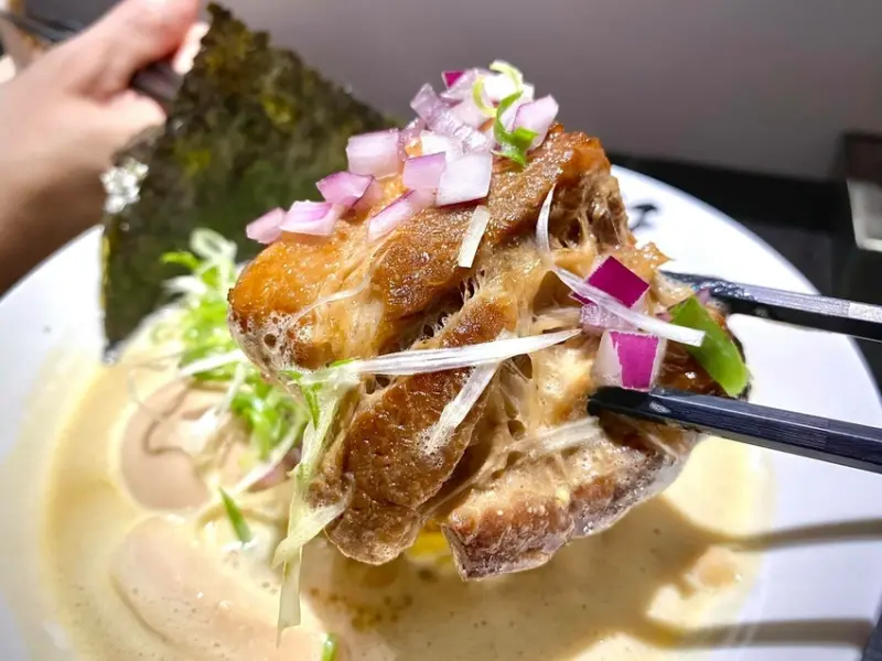 新竹美食。吃 | 神樂軒 Kagura らーめん | 週末限定雞白湯拉麵隱藏版。拉麵控必吃推薦店家。讓人吃一口彷彿置身於日本。不用出國也能享受純正日本味