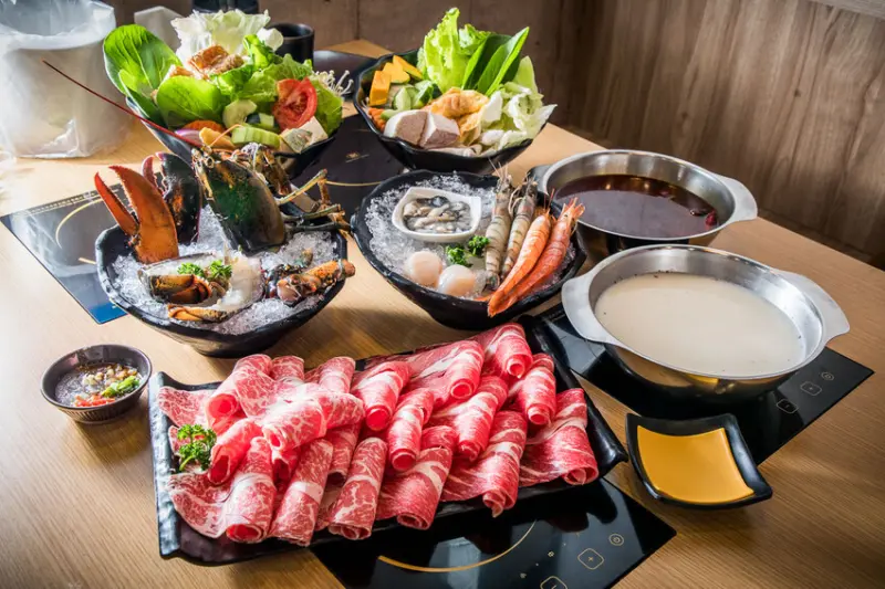 桃園市桃園區山崎昆布鍋物-藝文店｜矮子朋友揪起來！我矮我驕傲，越矮送越多肉片