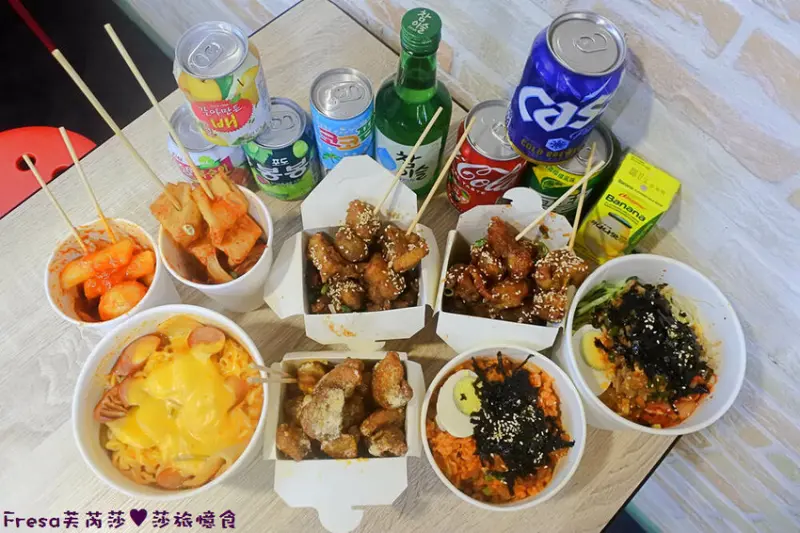 高雄韓食【魚雞飯糕韓式食堂】楠梓聚餐推薦！透亮紅磚空間享用起司拉絲年糕／部隊鍋拉麵│韓式炸雞人氣必點│