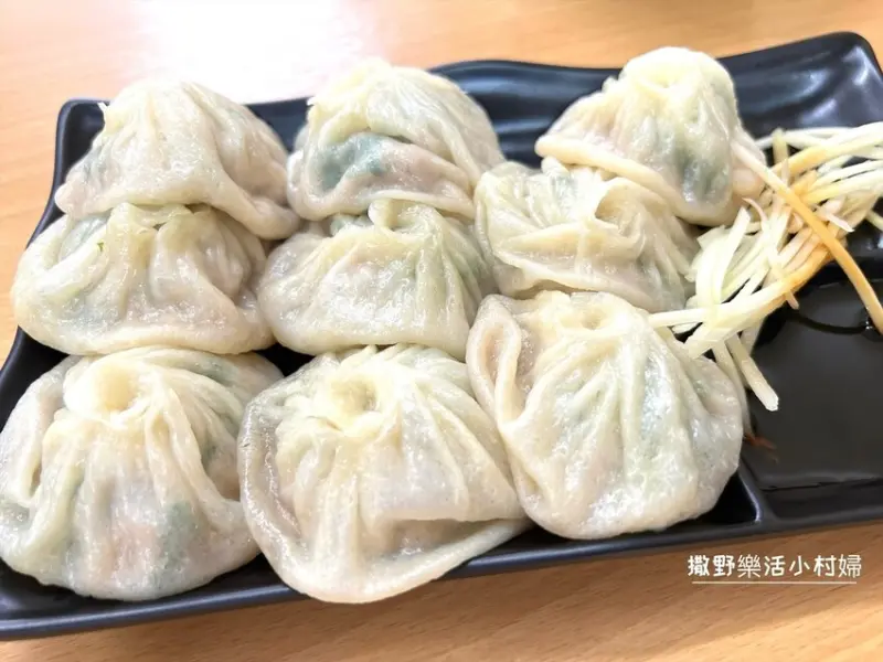 鄉間在地隱藏版，蔥多鮮甜肉多汁【美公子湯包】皮薄摺痕美｜宜蘭員山美食