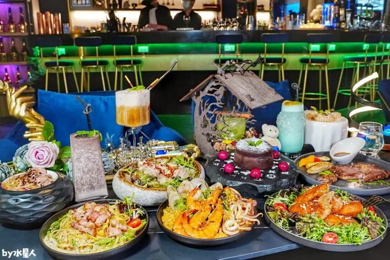 Luxy Vogue餐酒館：網美必衝浮誇系夢幻花園，營業至凌晨2點，壽星優惠整桌9折、還有免費蛋糕請你吃