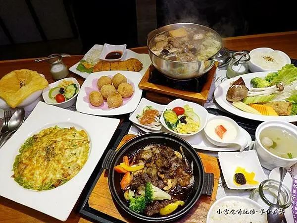 台中複合式餐廳推薦/沙鹿美食【聚亭軒茶飲美食館】週年慶85折~用餐不限時/不收服務費/有包廂(聚餐/慶生/相親/約會餐廳)完整MENU、停車資訊、詳細食記